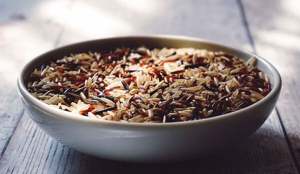 ¿Por qué elegir el arroz integral en lugar del arroz blanco?