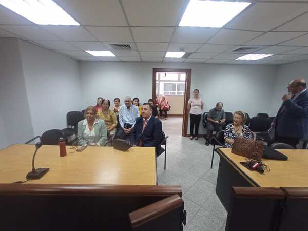 Se suspende inicio de juicio oral en el caso supuesto desfalco de Aso de funcionarios y docentes jubilados - PDS RADIO Y TV