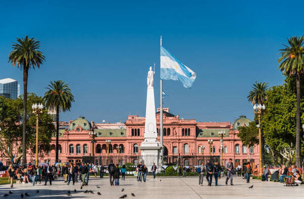 La inflación en Argentina se recalienta y alimenta dudas sobre su evolución - Revista PLUS