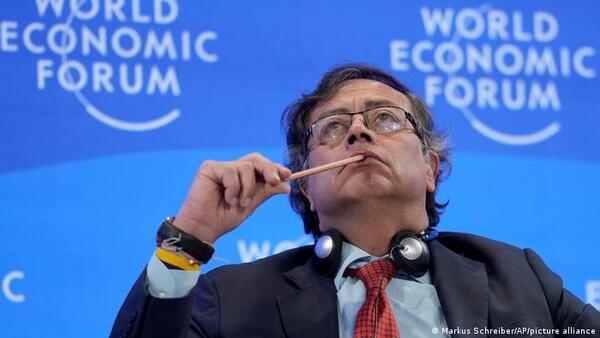 Congreso de Perú se plantea declarar non grato a Gustavo Petro