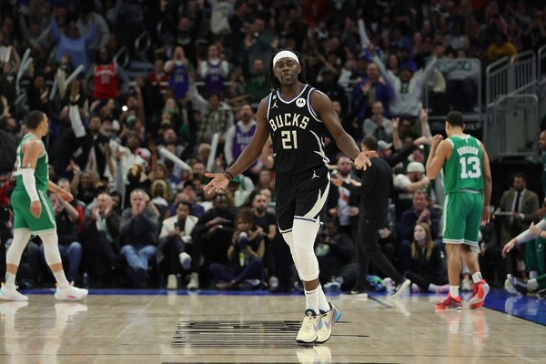 Diario HOY | Con 40 puntos de Holiday, Bucks doblegan a Celtics en la NBA