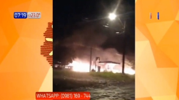 Benjamín Aceval: Tres buses fueron consumidos por las llamas - Noticias Paraguay
