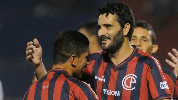 [VIDEO] Atendé dónde y cómo juega el ex goleador de Cerro Porteño ¡a sus 42 pirulos!
