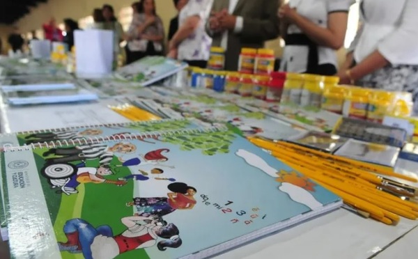 Casi 1.400.000 estudiantes recibirán los kits escolares, según MEC