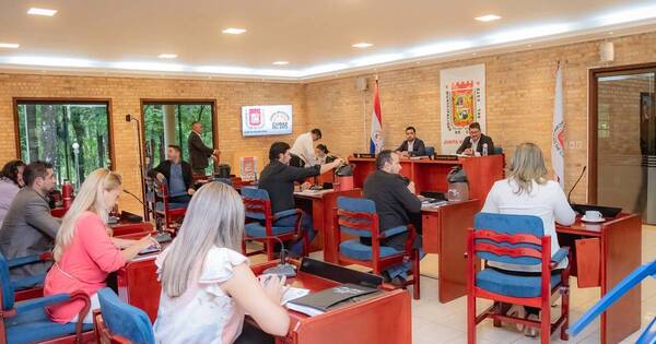 La Nación / CDE: Junta exige a Prieto que cumpla ley de transparencia y divulgue resoluciones