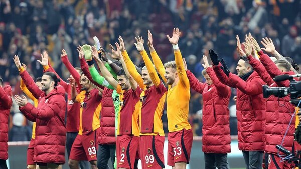 Versus / Varios jugadores del Galatasaray donarán su sueldo a las víctimas del sismo
