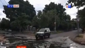 Caños rotos generan hartazgo a vecinos de Barrio Herrera - Noticias Paraguay