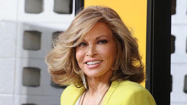 Diario HOY | Raquel Welch, legendaria estrella de Hollywood, fallece a los 82 años