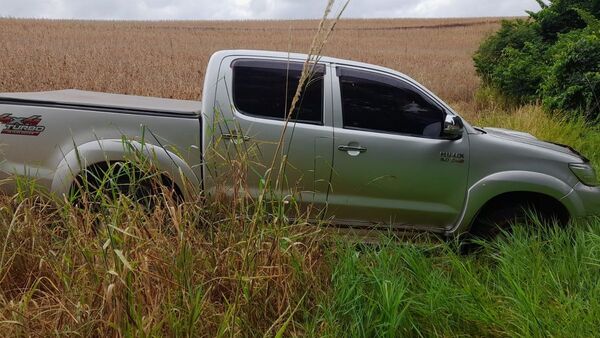 Hallan camioneta de víctima de asalto de grupo armado en Itapúa