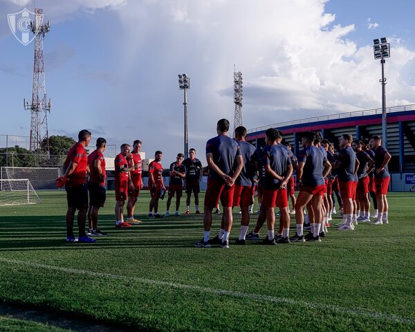 ¡Zaguero central! La prioridad principal de Cerro Porteño