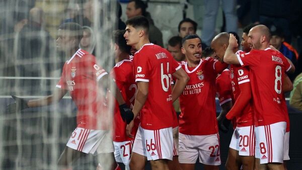 El Benfica hunde al Brujas