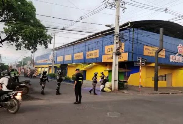 Incendio de grandes proporciones en un local comercial en Luque - Megacadena — Últimas Noticias de Paraguay