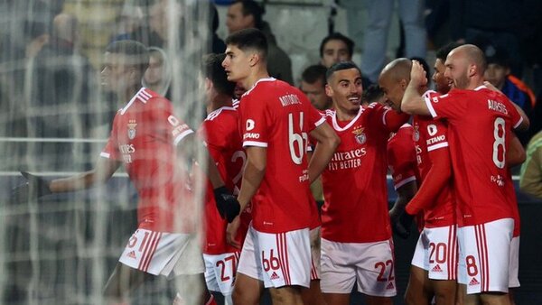 El Benfica hunde al Brujas