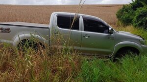 Hallan camioneta de víctima de asalto de grupo armado en Itapúa