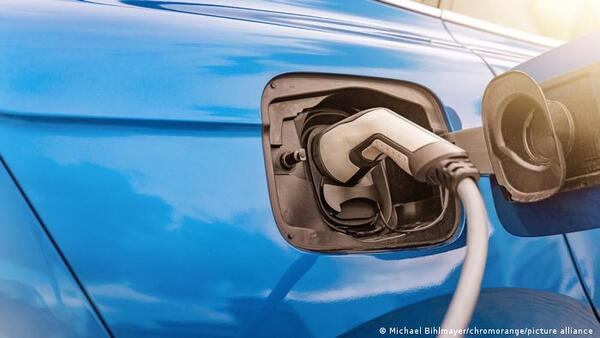 Adiós a los motores de combustión: a partir de 2035, la UE producirá solo coches eléctricos