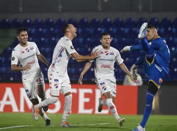 Nacional: Pedro Sarabia retocó la parte mental en el entretiempo - Fútbol - ABC Color