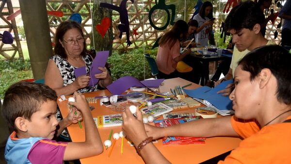 Adaptan útiles para que chicos con discapacidad no abandonen las aulas