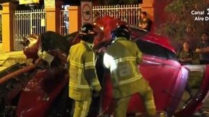 Militares mueren en violento choque con ambulancia en la Transchaco 