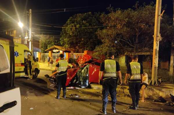 Dos fallecidos en violento siniestro vial sobre la Transchaco | 1000 Noticias