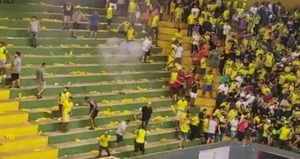 Clásico del fútbol de salón, manchado por la violencia | 1000 Noticias