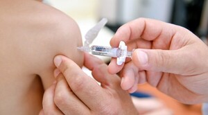 Diario HOY | Baja cobertura y desconfianza: las vacunas son seguras y nos protegen, afirma Salud