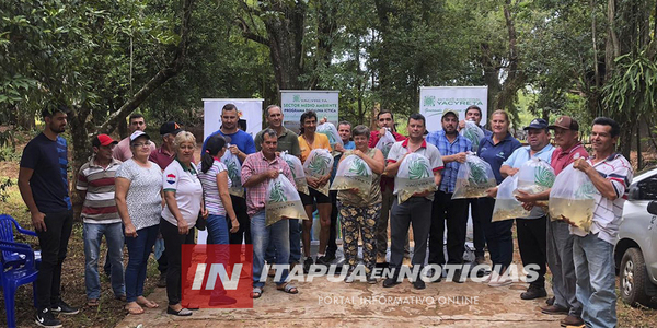 GOBERNACIÓN ENTREGÓ ALEVINES DE PACÚ A PRODUCTORES DE HOHENAU - Itapúa Noticias
