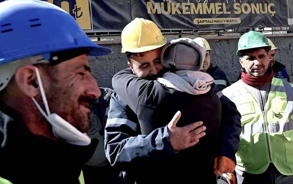Joven es rescatada 11 días después del sismo en Turquía – Prensa 5