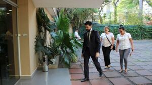Fiscal anticorrupción allana sede fiscal por presunto pedido de coima