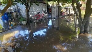 Lluvias inundan viviendas en Fuerte Olimpo - Noticias del Chaco - ABC Color