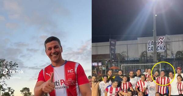 La Nación / Santiago Peña demuestra talento para el fútbol junto a exjugadores de la albirroja