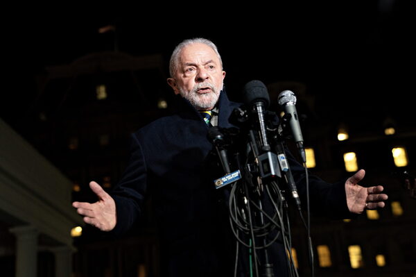 Von der Leyen y Lula abordan la conclusión del acuerdo UE-Mercosur y la deforestación - MarketData
