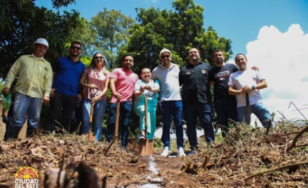 CDE: Palada inicial para construcción de 6 viviendas sociales