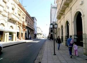 Diario HOY | Éxodo de negocios tras “muerte” del centro: pasará a ser “un barrio más”, estiman