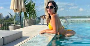 Mientras posaba sexy, le robaron a Anahí Sánchez