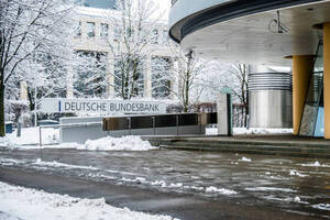 El Bundesbank ve espacio para subir más las tasas de interés - Revista PLUS