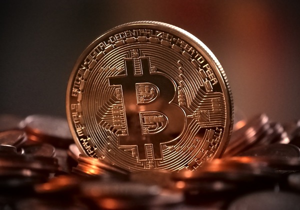 El bitcóin supera los 25.000 dólares por primera vez desde agosto - Revista PLUS
