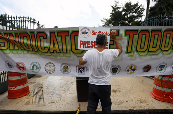 Una huelga de trabajadores bloquea los recintos universitarios de Puerto Rico - MarketData