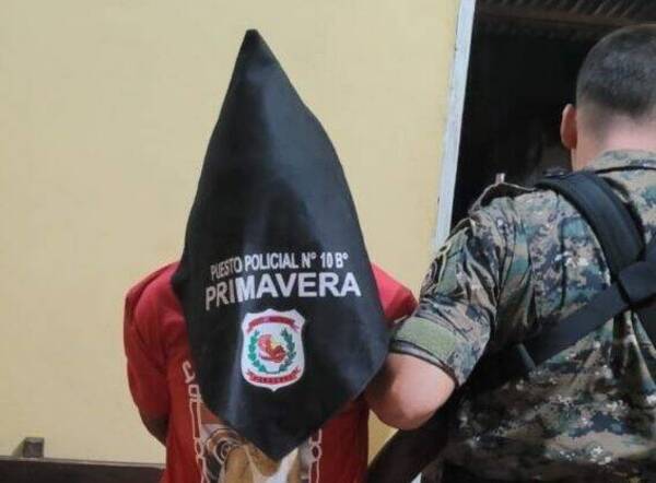 Atropelló ka'ure y con feroz cuchillo la casa de sus vecinos: fue detenido
