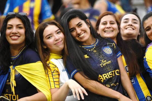 LUQUEÑO, UN CLUB MOVIDO POR LA PASIÓN DE SU AFICIÓN •