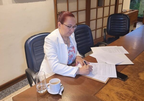 La consultora Ati Snead firmó un acuerdo de exclusividad con la Megacadena - Megacadena — Últimas Noticias de Paraguay