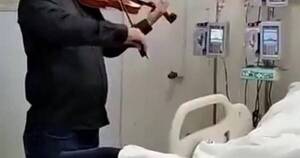 La Nación / Maestro José Miranda despide a su padre con dulces melodías de su violín