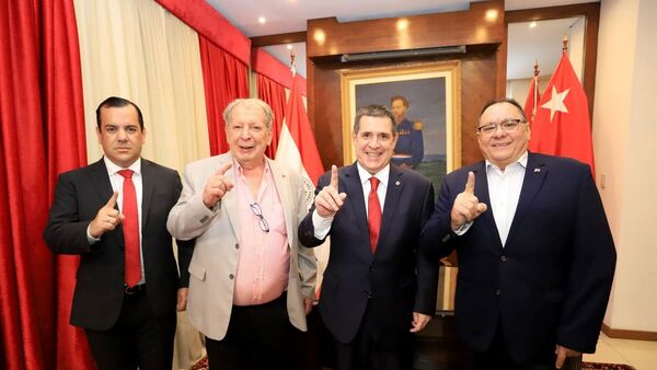 Tesoreros de la ANR serían los designados para pedir préstamos