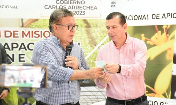 Yacyretá entregó aportes a Misiones para mejorar la salud, reparar maquinaria agrícola y apoyar a bomberos voluntarios