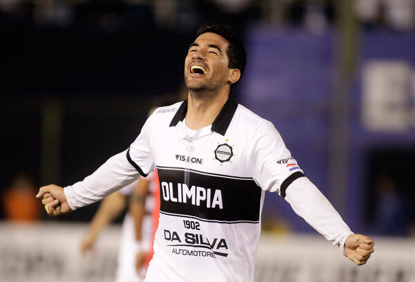 Versus / El emotivo recuerdo del "Tanque" Ferreyra que trae nostalgia a los hinchas de Olimpia