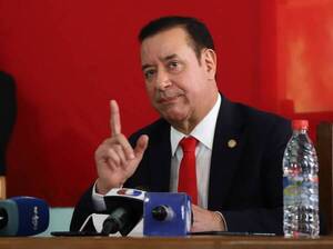 Defensa de diputado pide postergar juicio por enriquecimiento ilícito