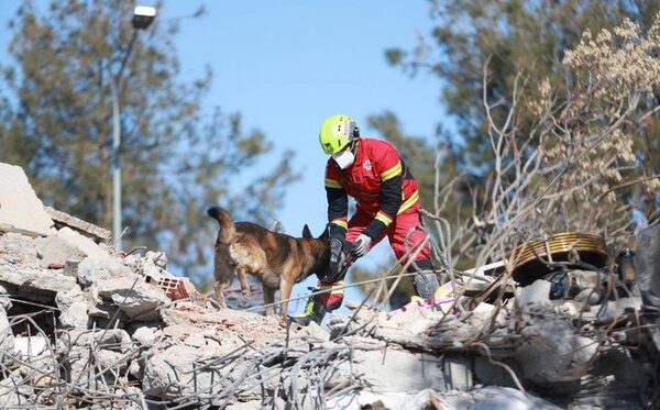 Sube a más de 41 mil la cifra de muertos tras implacable terremoto en Turquía y Siria