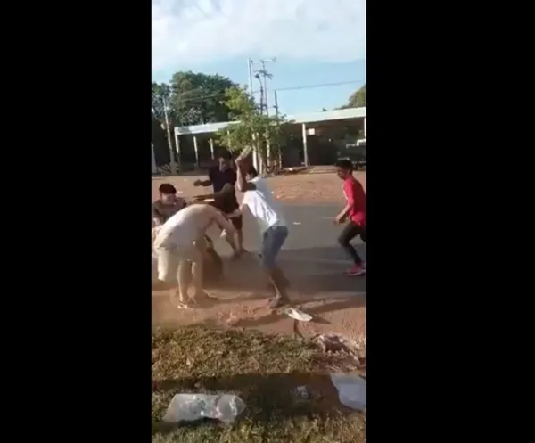 Video: jóvenes, a los golpes al finalizar festejos patronales en Itá