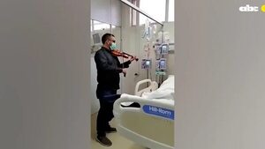 Emotivo hasta las lágrimas: con música paraguaya despide a su papá enfermo - Soy un viral - ABC Color