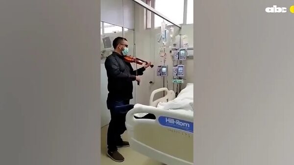 Emotivo hasta las lágrimas: con música paraguaya despide a su papá enfermo - Soy un viral - ABC Color