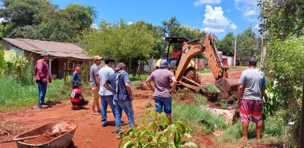 Vecinos recurren a MOPC ante ninguneo de la municipalidad que pagó por obra inconclusa